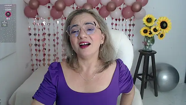 Snapshot of ana_milf chatting on January 2026 12:43:01 PM ana milf online show from January 2026 12:43:01 PM