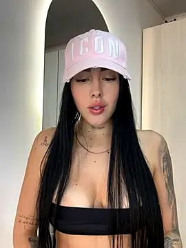 Snapshot of Manelik_couper chatting on November 2025 04:55:02 AM Manelik couper online show from November 2025 04:55:02 AM