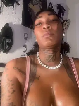 Snapshot of CUMQUEEN-XXX69 chatting on November 2025 12:42:01 AM CUMQUEEN-XXX69 online show from November 2025 12:42:01 AM