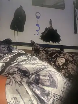 Snapshot of CUMQUEEN-XXX69 chatting on November 2025 11:10:01 PM CUMQUEEN-XXX69 online show from November 2025 11:10:01 PM