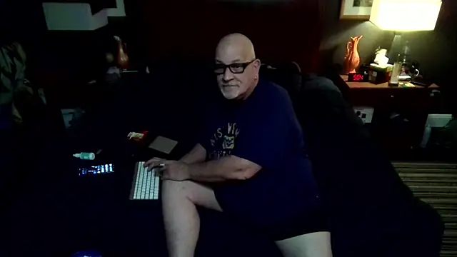 Snapshot of --JimmyJamzs-- chatting on December 2025 10:06:02 PM --JimmyJamzs-- online show from December 2025 10:06:02 PM