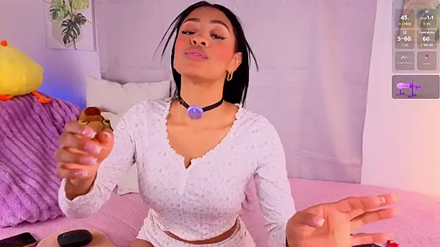 Snapshot of Heily_Fox chatting on November 2025 05:50:02 AM Heily Fox online show from November 2025 05:50:02 AM