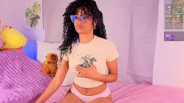 Snapshot of Heily_Fox chatting on November 2025 07:07:01 AM Heily Fox online show from November 2025 07:07:01 AM