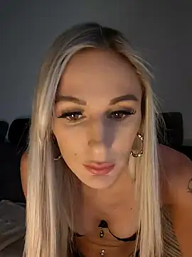 Liana Lou online show from December 2024 12:55:01 PM