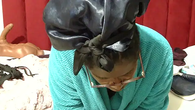 Mochabae online show from September 2025 04:01:01 AM