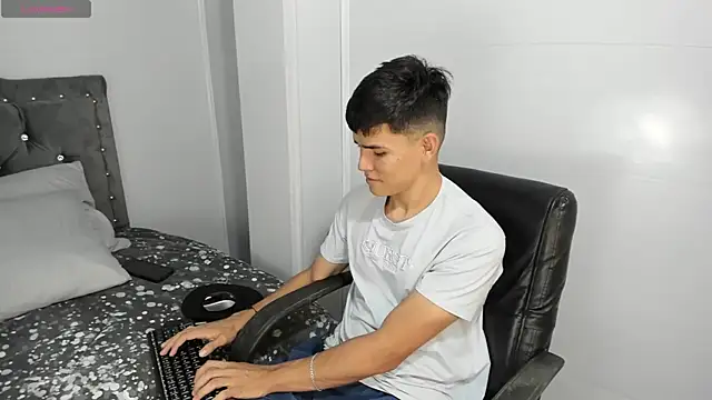 Jacobb Lee online show from December 2024 07:35:01 PM