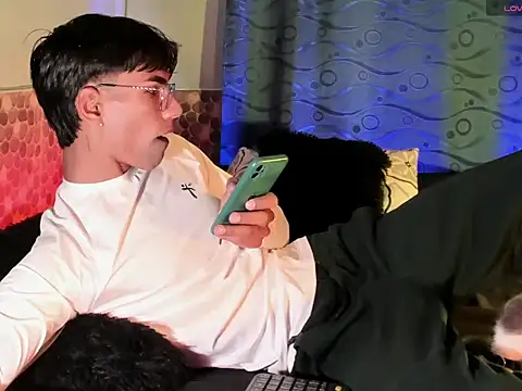 Snapshot of Teo_skinny chatting on December 2024 06:15:01 PM Teo skinny online show from December 2024 06:15:01 PM