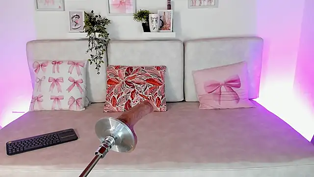 Malka Burning online show from March 2025 08:21:02 PM