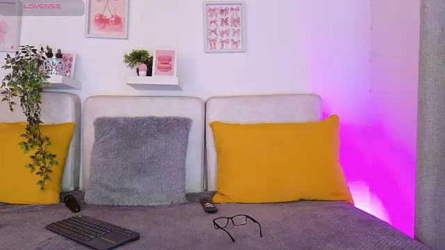 Malka Burning online show from March 2026 08:03:01 PM