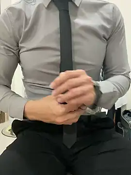 harrylouis1357 online show from December 2024 01:22:02 PM