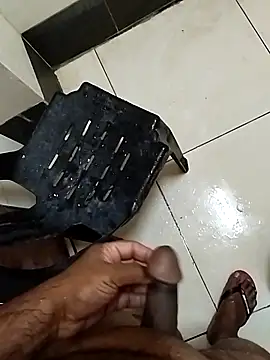 Snapshot of cenyon124 chatting on September 2025 05:07:01 PM cenyon124 online show from September 2025 05:07:01 PM