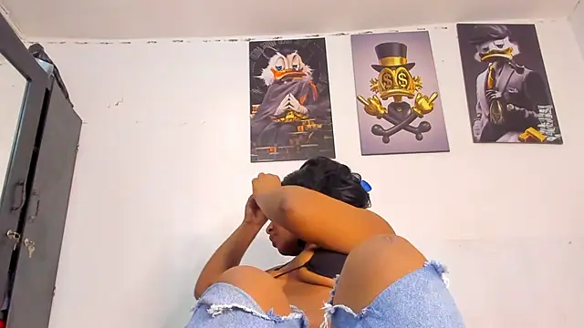 kriixtybrown online show from January 2025 11:43:02 PM