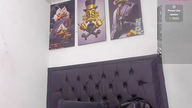 kriixtybrown online show from September 2025 07:36:01 PM