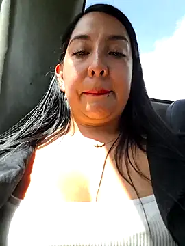 Bella keny online show from December 2025 05:33:02 PM