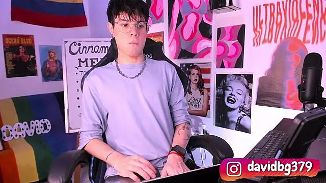 Snapshot of cinnamon_boyxxx chatting on March 2025 01:21:02 AM cinnamon boyxxx online show from March 2025 01:21:02 AM