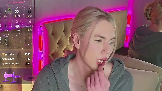 DanielPaige  online show from February 2025 07:42:01 PM