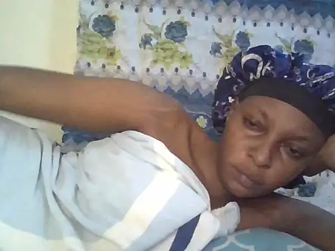 Snapshot of Midnight_Clique_ chatting on November 2025 09:28:01 PM Midnight Clique online show from November 2025 09:28:01 PM