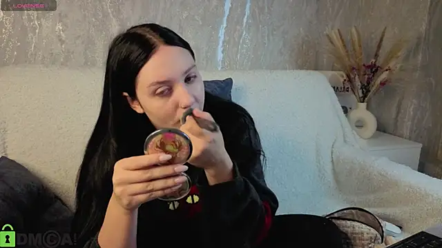 Kvetachka online show from November 2025 01:16:01 AM