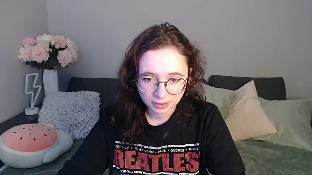 Mini Diva online show from February 2025 09:08:02 AM