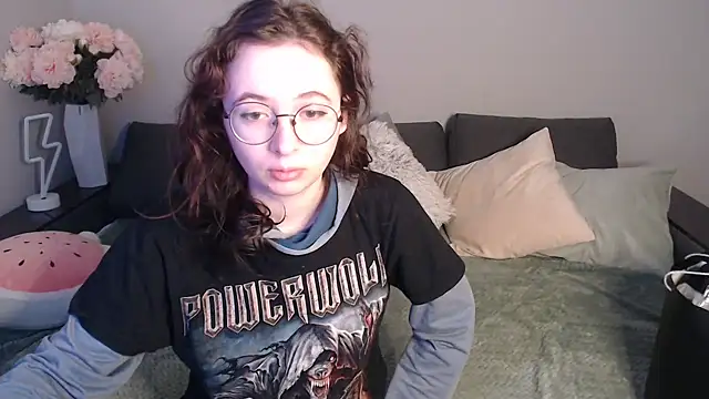 Mini Diva online show from February 2025 09:07:01 AM