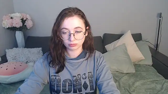 Mini Diva online show from March 2025 09:13:02 AM