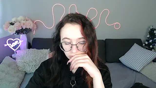 Mini Diva online show from January 2026 09:12:02 AM