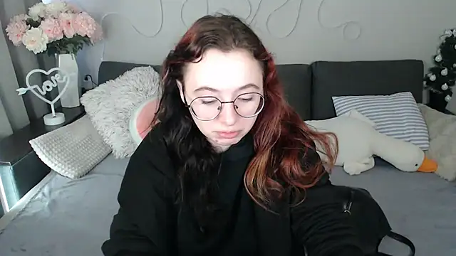 Mini Diva online show from April 2026 08:10:01 AM