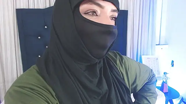 Snapshot of Uzra_hayed chatting on January 2025 10:28:01 PM Uzra hayed online show from January 2025 10:28:01 PM