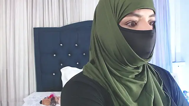 Snapshot of Uzra_hayed chatting on January 2025 07:50:01 PM Uzra hayed online show from January 2025 07:50:01 PM