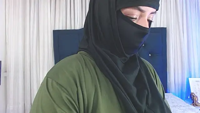 Snapshot of Uzra_hayed chatting on January 2025 10:26:01 PM Uzra hayed online show from January 2025 10:26:01 PM