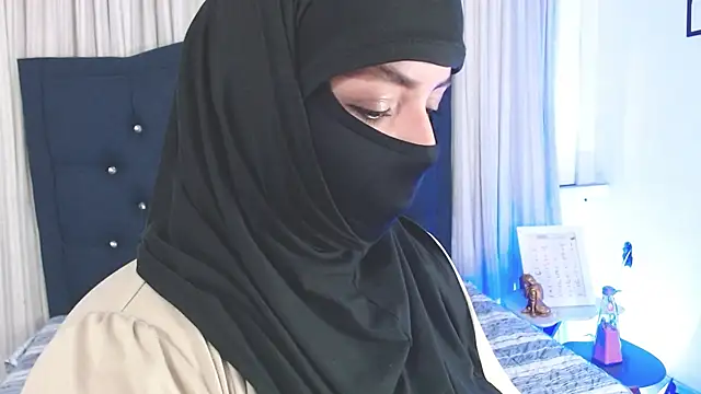 Snapshot of Uzra_hayed chatting on January 2025 07:51:02 PM Uzra hayed online show from January 2025 07:51:02 PM