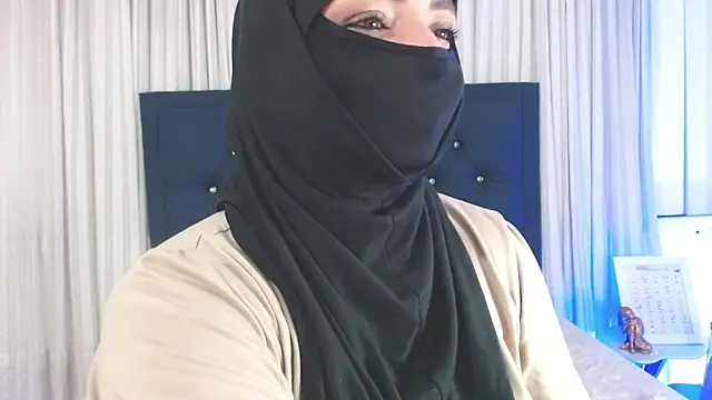 Snapshot of Uzra_hayed chatting on January 2025 10:51:02 PM Uzra hayed online show from January 2025 10:51:02 PM