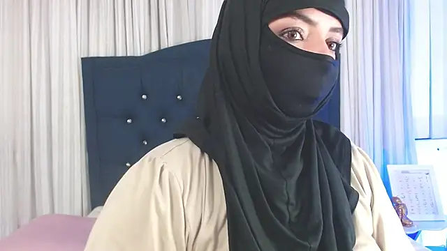 Snapshot of Uzra_hayed chatting on January 2025 01:54:01 AM Uzra hayed online show from January 2025 01:54:01 AM