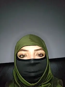 Snapshot of Uzra_hayed chatting on February 2025 02:39:02 AM Uzra hayed online show from February 2025 02:39:02 AM