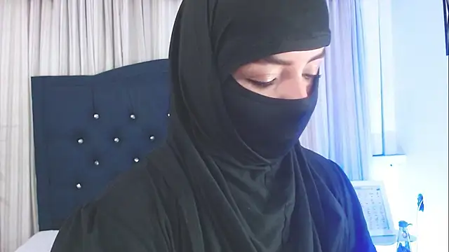 Snapshot of Uzra_hayed chatting on February 2025 10:48:01 PM Uzra hayed online show from February 2025 10:48:01 PM