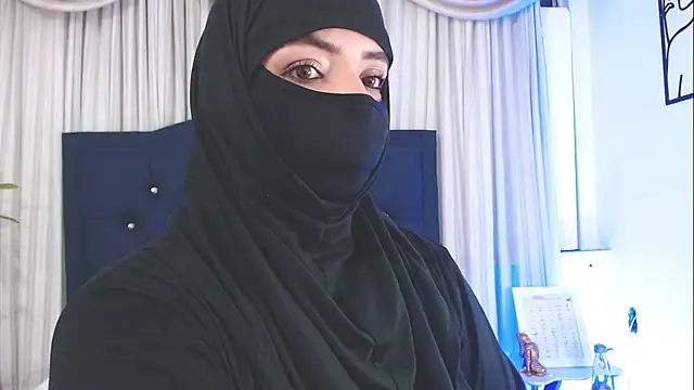 Snapshot of Uzra_hayed chatting on February 2025 10:31:02 PM Uzra hayed online show from February 2025 10:31:02 PM