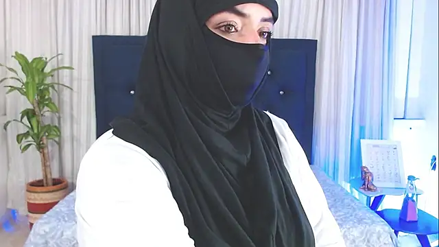 Snapshot of Uzra_hayed chatting on March 2025 10:38:02 PM Uzra hayed online show from March 2025 10:38:02 PM