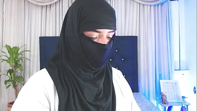 Snapshot of Uzra_hayed chatting on March 2025 01:42:02 AM Uzra hayed online show from March 2025 01:42:02 AM