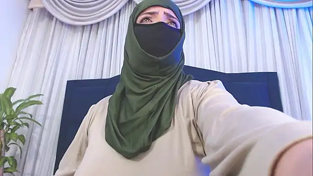 Snapshot of Uzra_hayed chatting on March 2025 02:21:01 AM Uzra hayed online show from March 2025 02:21:01 AM