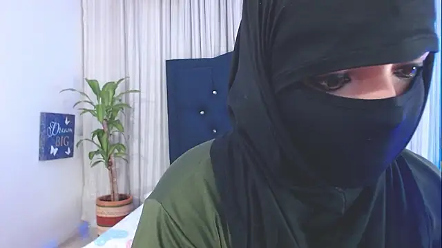 Snapshot of Uzra_hayed chatting on March 2025 10:50:01 PM Uzra hayed online show from March 2025 10:50:01 PM