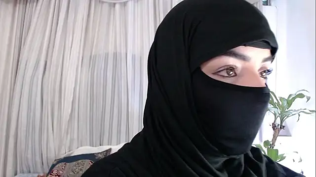 Snapshot of Uzra_hayed chatting on September 2025 07:39:02 PM Uzra hayed online show from September 2025 07:39:02 PM