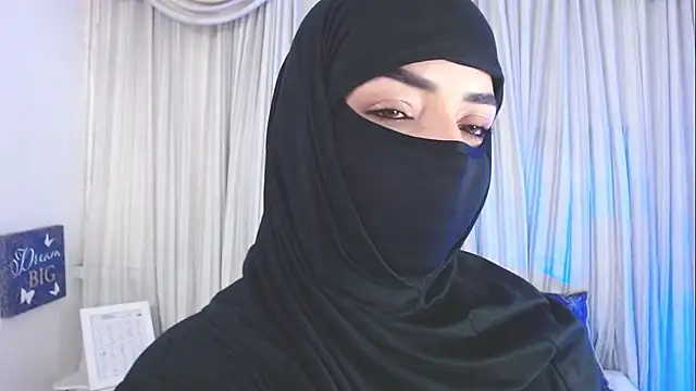 Snapshot of Uzra_hayed chatting on September 2025 07:52:01 PM Uzra hayed online show from September 2025 07:52:01 PM