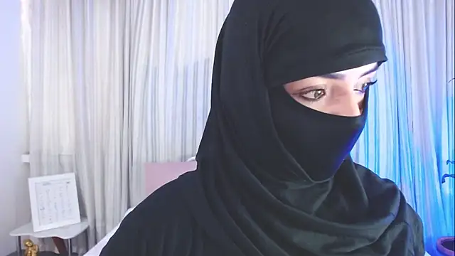 Snapshot of Uzra_hayed chatting on October 2025 07:56:02 PM Uzra hayed online show from October 2025 07:56:02 PM