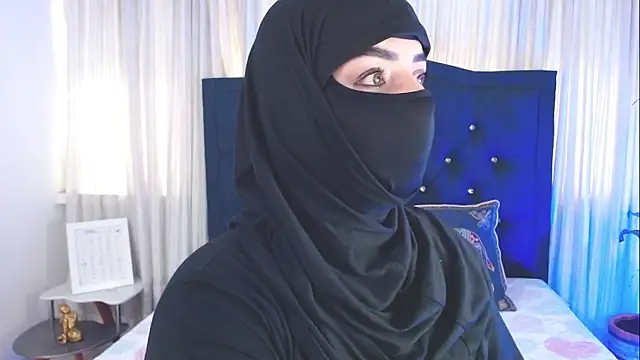 Snapshot of Uzra_hayed chatting on October 2025 02:23:02 PM Uzra hayed online show from October 2025 02:23:02 PM