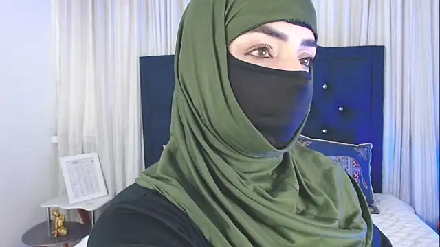 Snapshot of Uzra_hayed chatting on November 2025 07:58:01 PM Uzra hayed online show from November 2025 07:58:01 PM