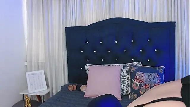 Snapshot of Uzra_hayed chatting on November 2025 07:57:01 PM Uzra hayed online show from November 2025 07:57:01 PM