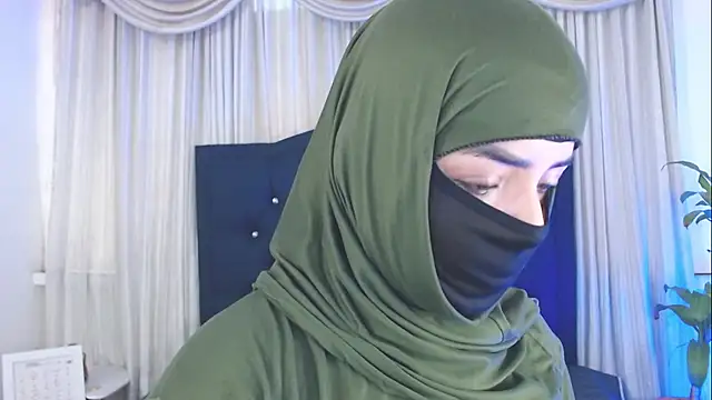 Snapshot of Uzra_hayed chatting on November 2025 08:53:02 PM Uzra hayed online show from November 2025 08:53:02 PM