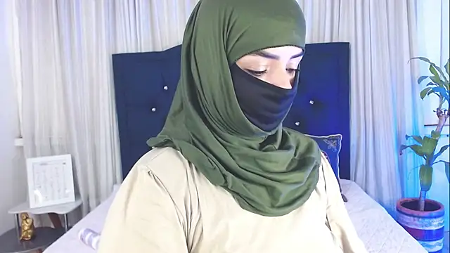 Snapshot of Uzra_hayed chatting on November 2025 07:46:02 PM Uzra hayed online show from November 2025 07:46:02 PM