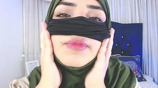 Snapshot of Uzra_hayed chatting on December 2025 10:59:02 PM Uzra hayed online show from December 2025 10:59:02 PM