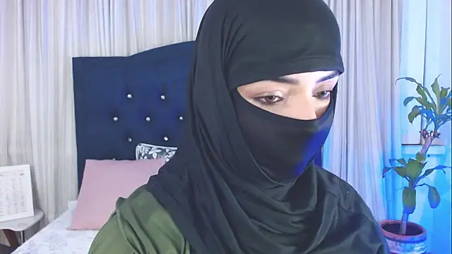 Snapshot of Uzra_hayed chatting on December 2025 11:13:01 PM Uzra hayed online show from December 2025 11:13:01 PM